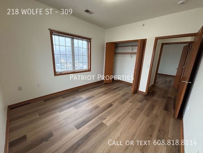 Building Photo - 2 bedroom/ 1 bath in Oregon, WI