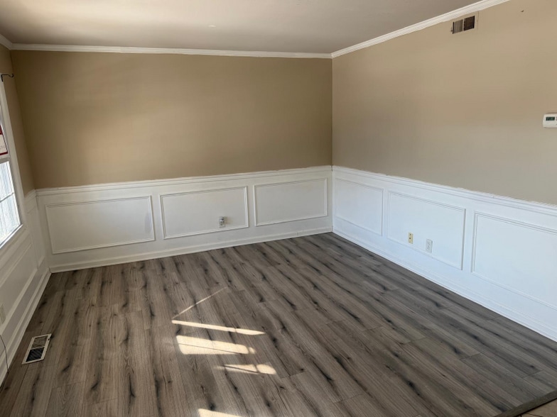 Building Photo - 8 Fireside Ct