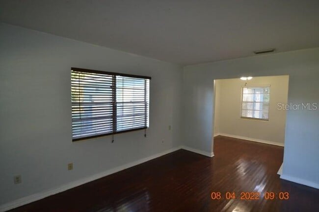 Building Photo - 2801 Sanders Dr
