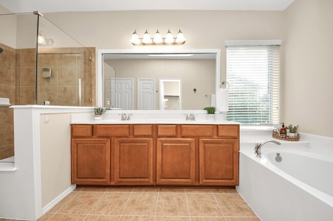 Building Photo - 6003 Baileys Run Ln