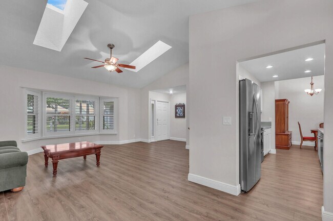 Building Photo - 18791 Misty Lake Dr