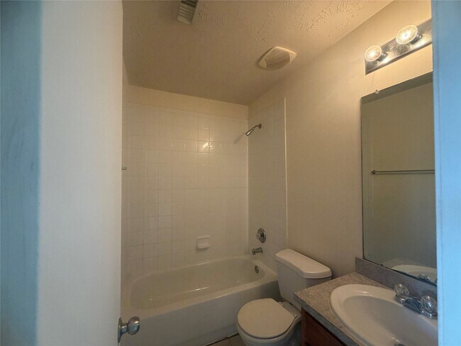 Building Photo - 21219 Grand Linden Ct