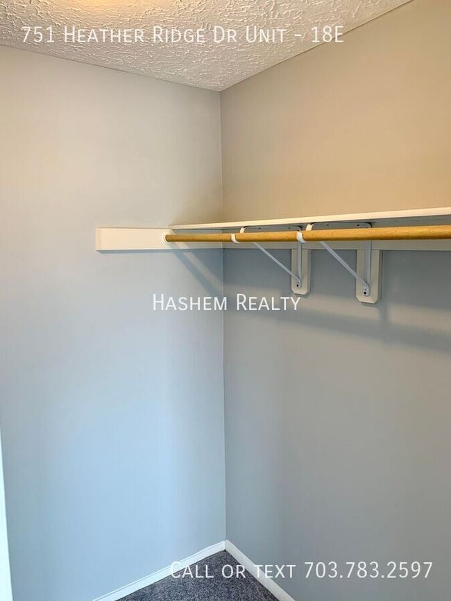 Building Photo - 751 Heather Ridge Dr