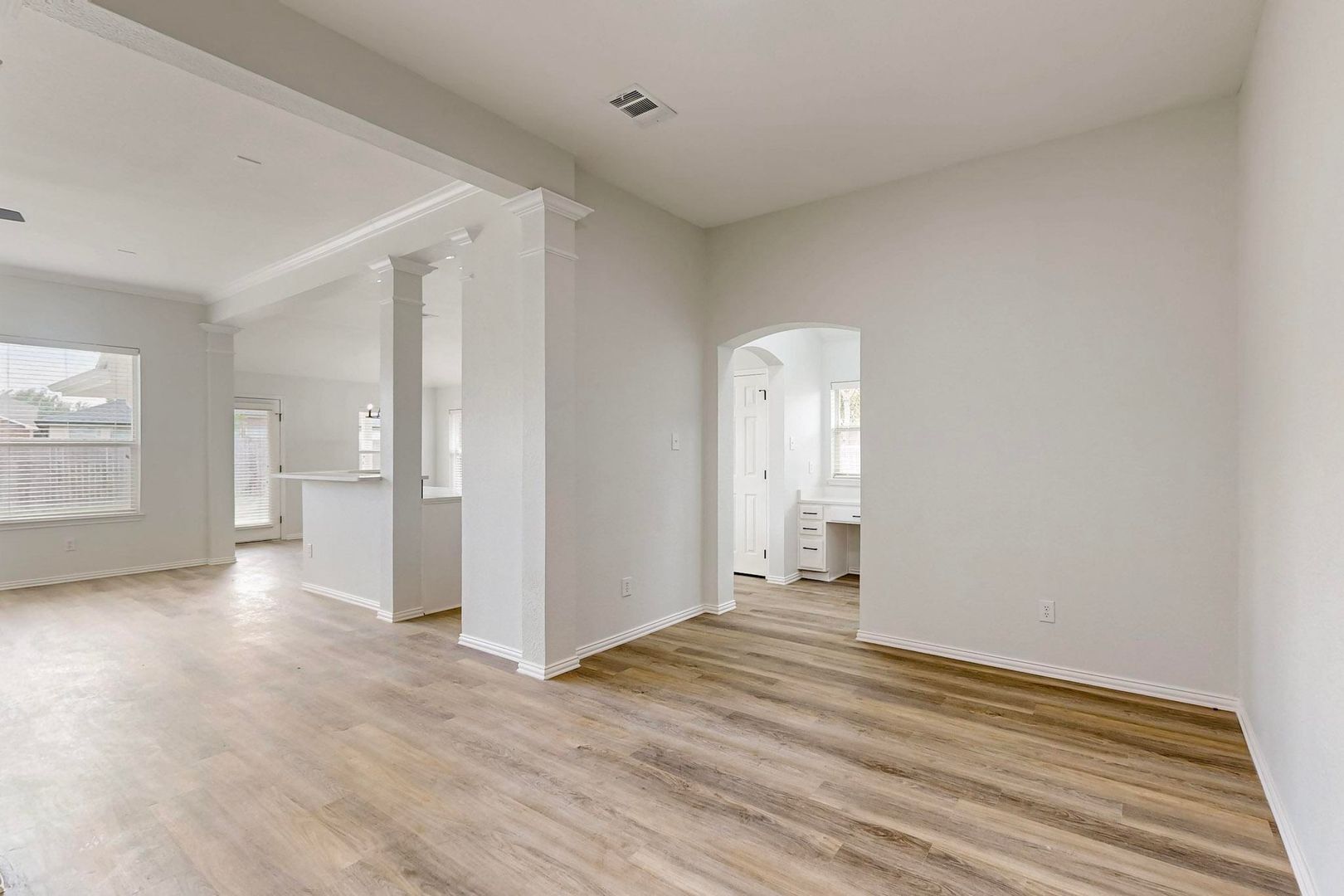 Building Photo - 123 Hackberry Trail