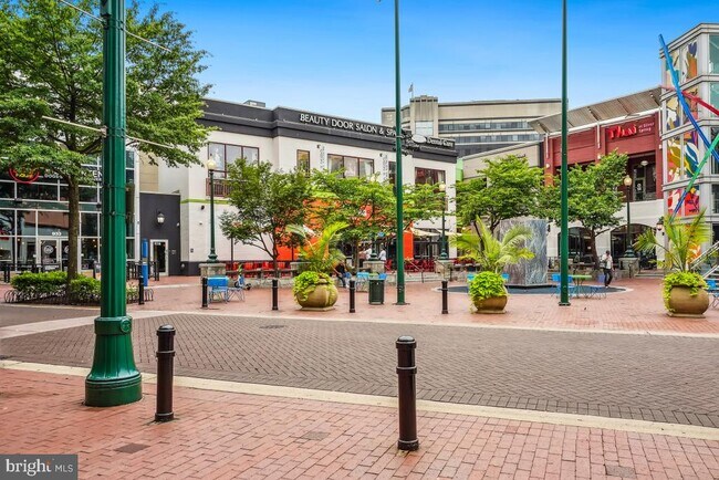 Building Photo - 7607 Eastern Ave NW