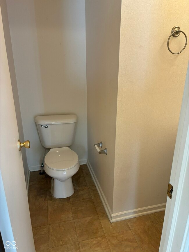 Building Photo - 2274 Bridlewood Dr