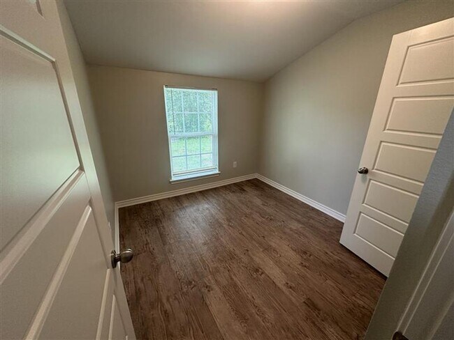 Building Photo - 103 Wade St