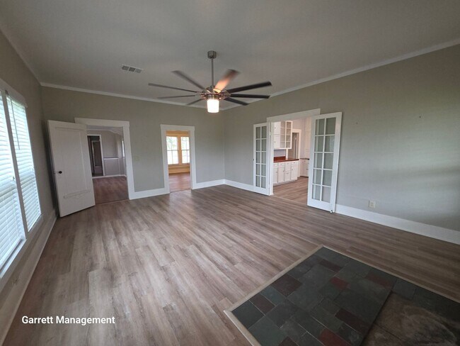 Building Photo - Cute 3/2 Home in Lometa, TX