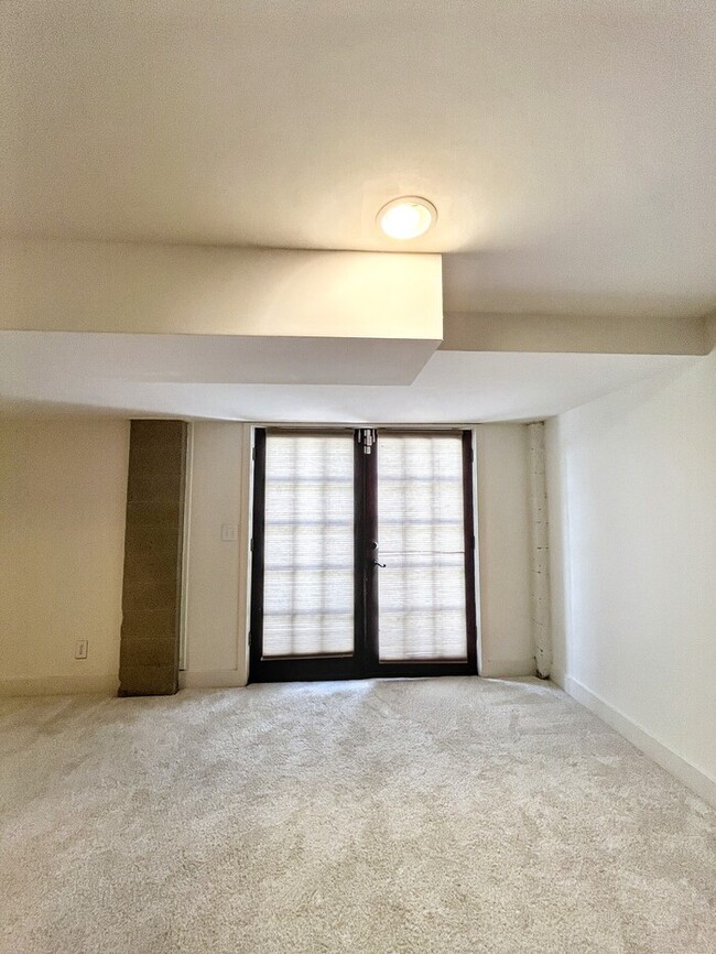 Building Photo - 640 Tobylynn Ct