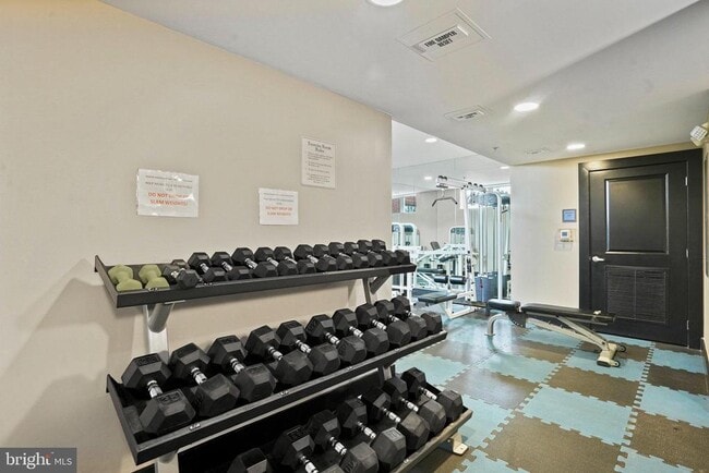 Building Photo - 1800 Wilson Blvd