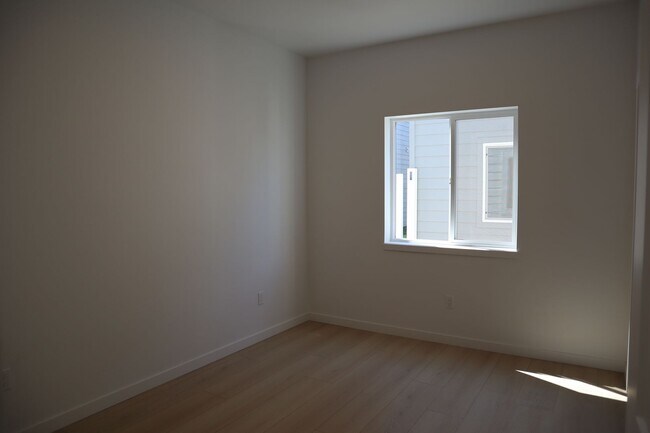 Building Photo - Home Downtown CDA!