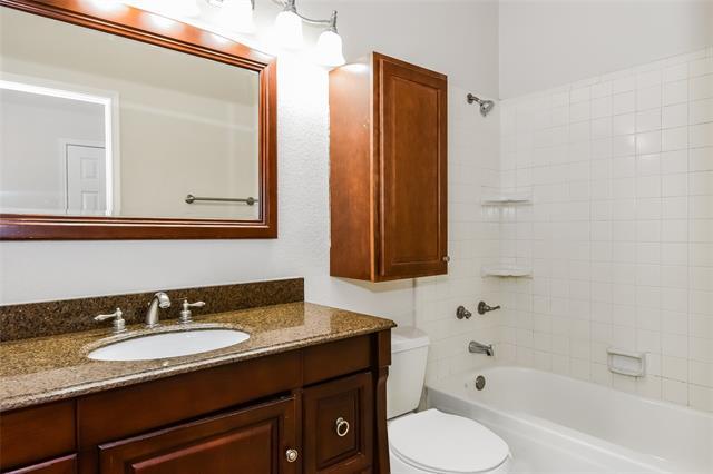 Building Photo - 2825 Clearmeadow Dr