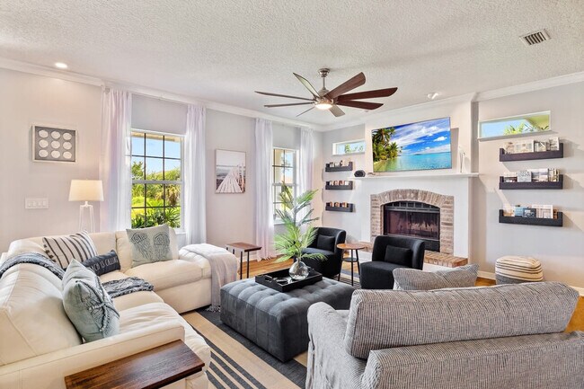 Building Photo - 4 Susan Pl