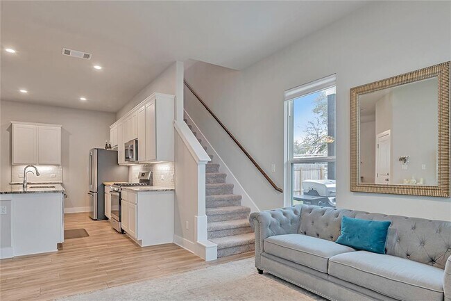 Building Photo - 175 Brooks Ranch Dr