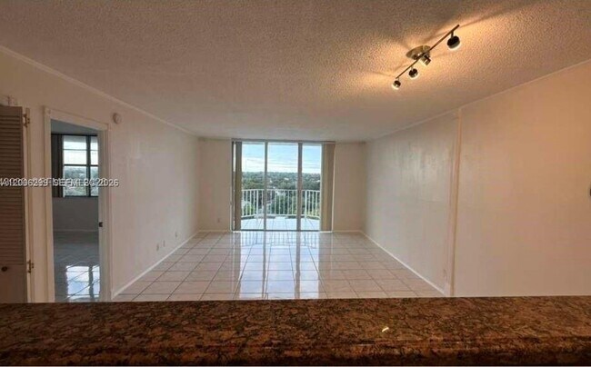 Building Photo - 16740 NE 9th Ave