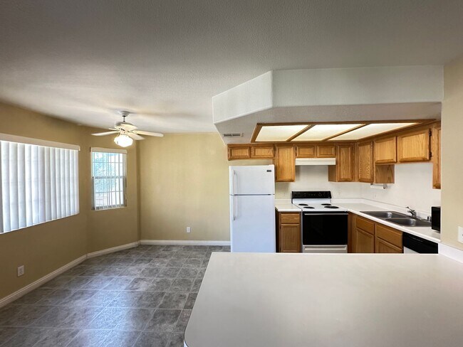 Building Photo - Rock Springs Vista