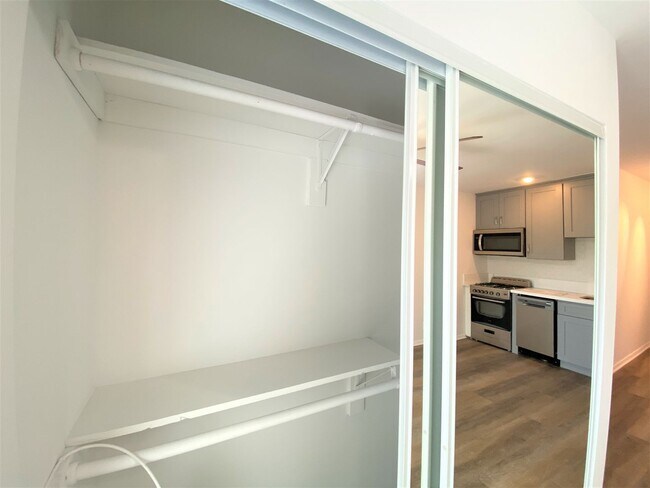 Interior Photo - 1420 Seward St.