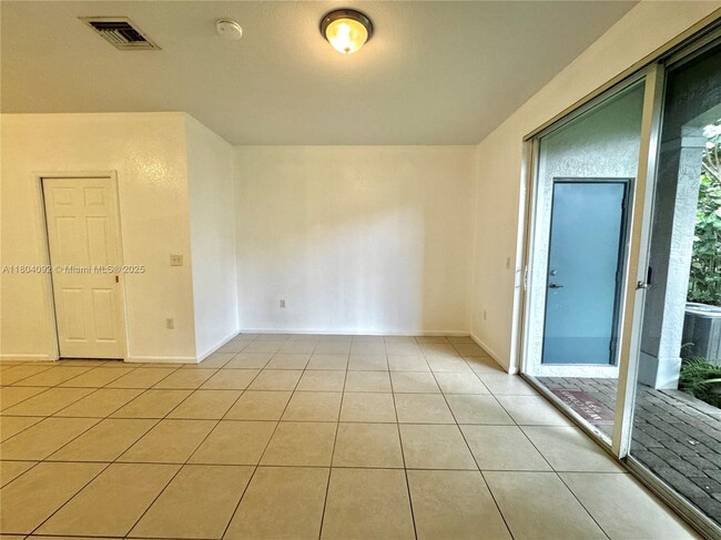 Building Photo - 2576 SW 83rd Ave