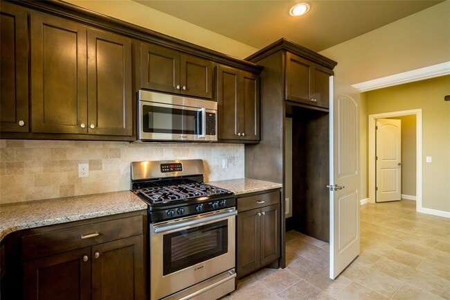 Building Photo - 2701 Hermoso Cir