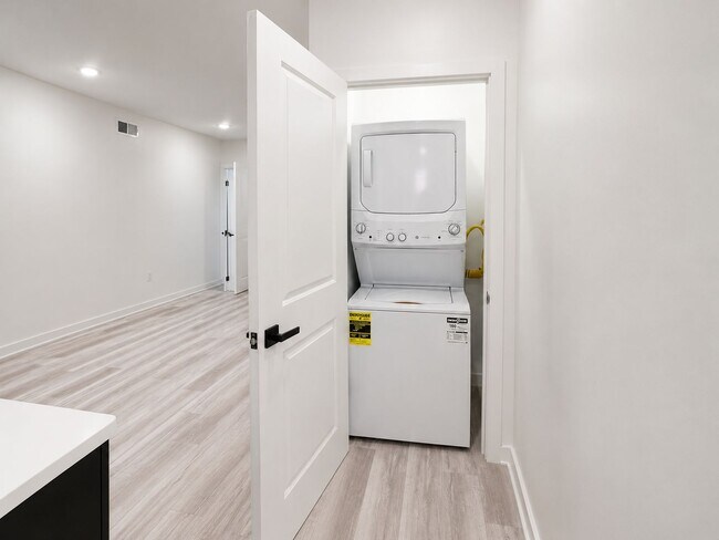 Building Photo - 129 S 51st St