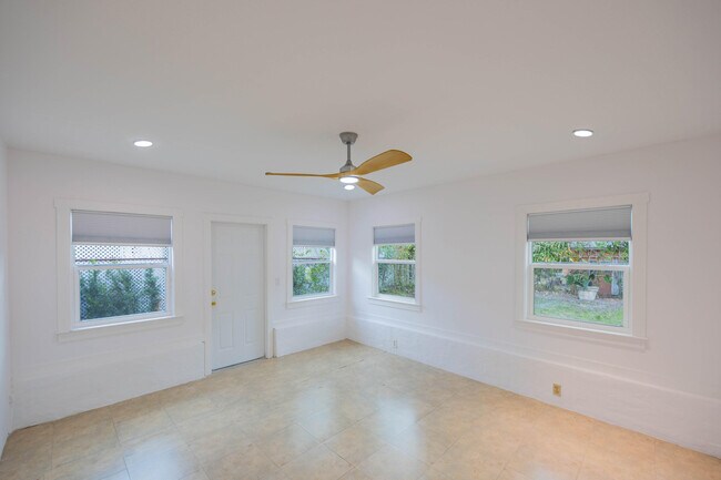 Building Photo - 730 Winters St