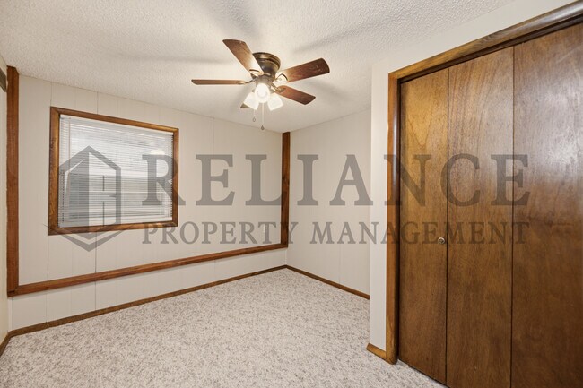 Building Photo - 428 Peach Tree Ln