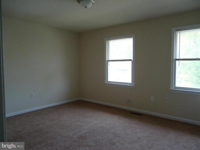 Building Photo - 152 Farrell Ln