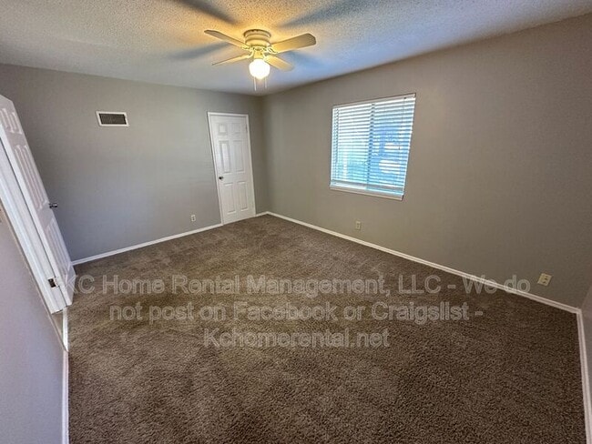 Building Photo - 9338 Bluejacket St