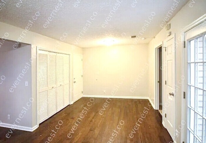 Building Photo - 2073 Upland Dr