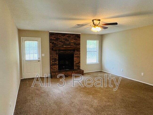 Building Photo - 4107 Beardsley Dr