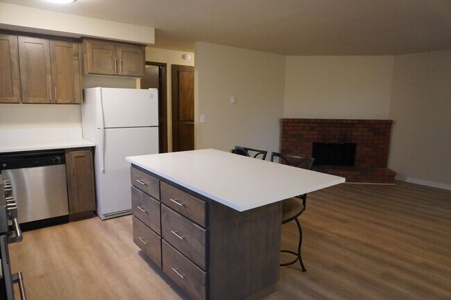 Building Photo - r3128.3130NE.86th.AVE