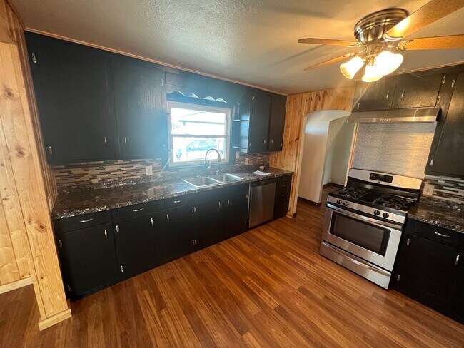 Building Photo - 3355 US-50