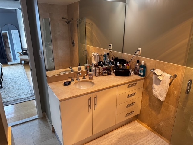 En Suite Bathroom - 210 South St