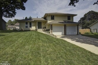 Building Photo - WELCOME HOME!