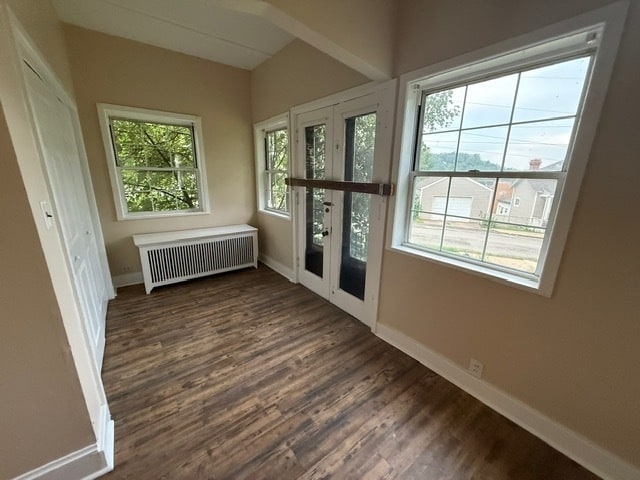 Entrance to living room - 433 Herschel St
