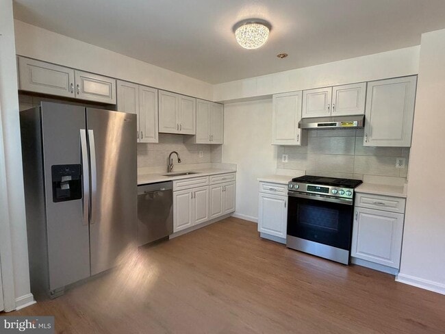 Building Photo - 10113 Galsworthy Pl