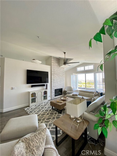 Building Photo - 25 Ville Franche