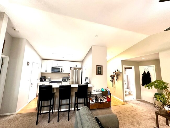 Building Photo - 1384 Cunat Ct