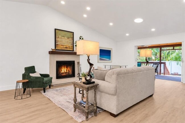 Building Photo - 630 Pinta Dr