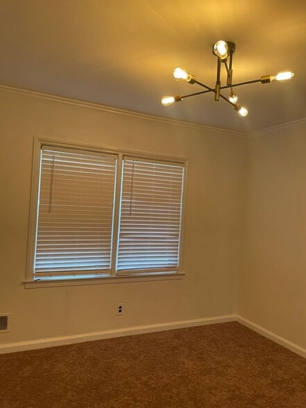 Building Photo - 3039 Lynn Dr SW