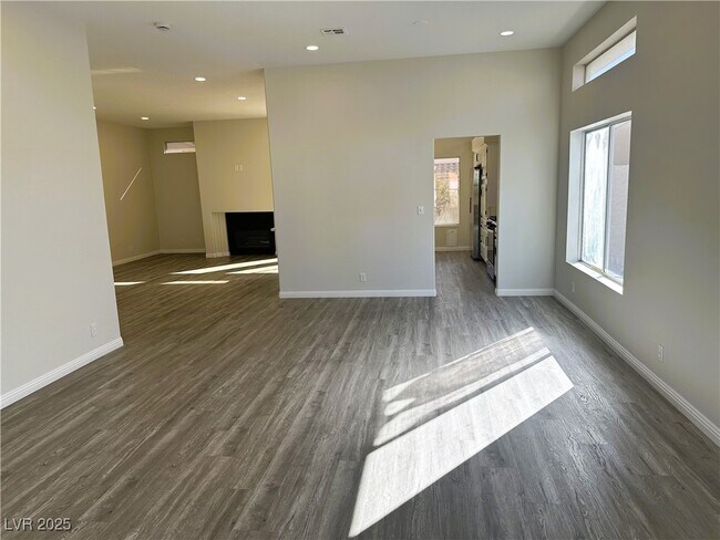 Building Photo - 312 Modesto St