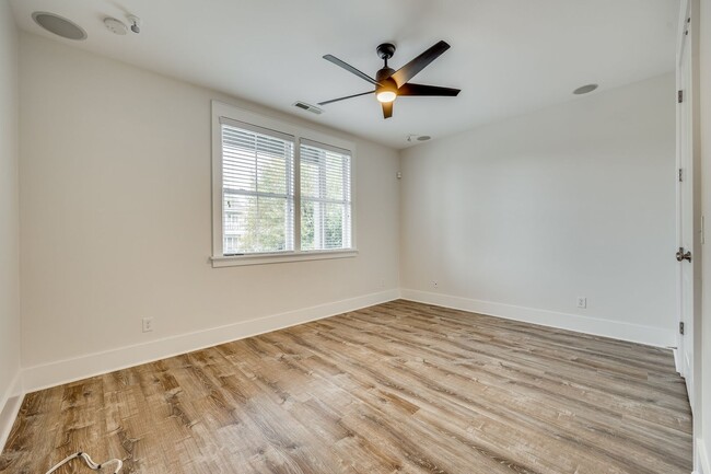 Building Photo - Gorgeous 4 bedroom 3.5 bath home in Riverwalk of Rock Hill!