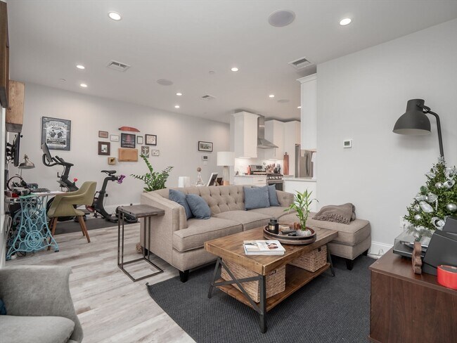 Building Photo - 45 L St