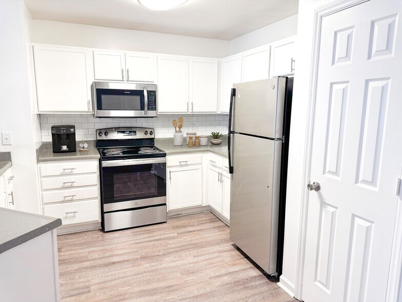 Building Photo - Northstone Apartments