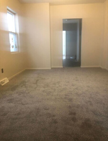 Building Photo - 711 Pine St