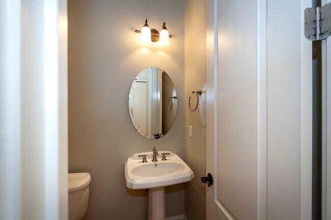 Building Photo - 8819 Provence Village Ln