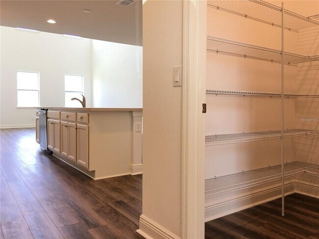 Building Photo - 9124 Merlon Dr