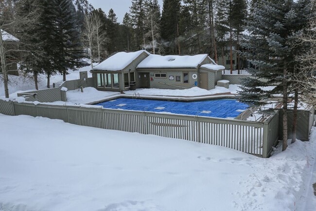 Building Photo - Move in Special! Keystone 2 bed/2bath! Plu...