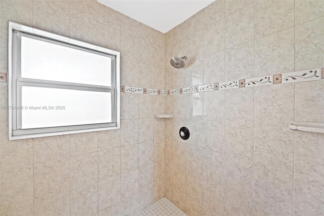 Building Photo - 14531 Hampton Pl