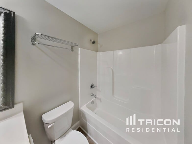 Building Photo - 1372 Wentworth Dr